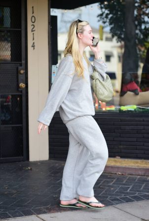 Elle Fanning - Out at a salon in Los Angeles