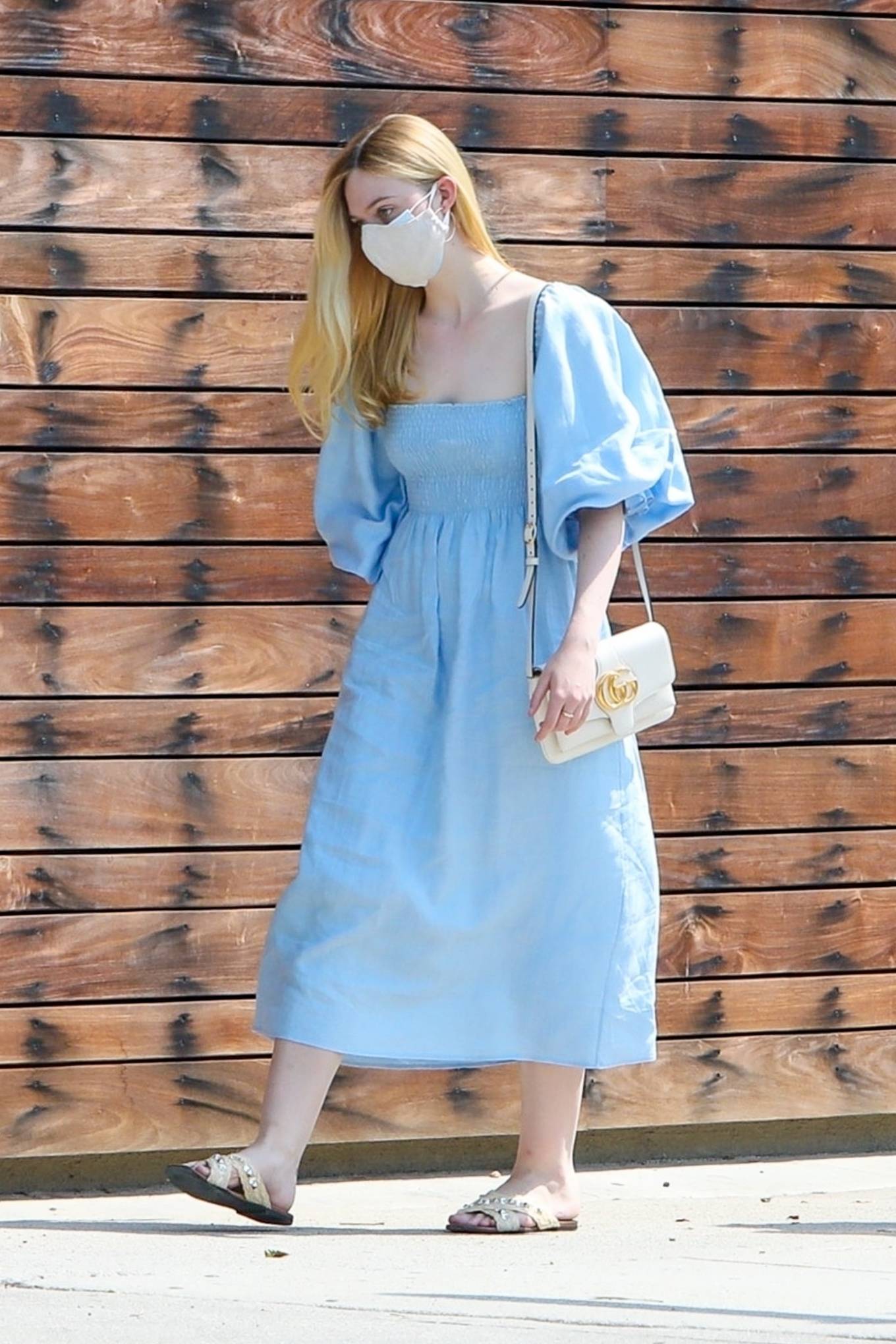 Elle Fanning Shopping Candids With Her Mom In Los Angeles Gotceleb