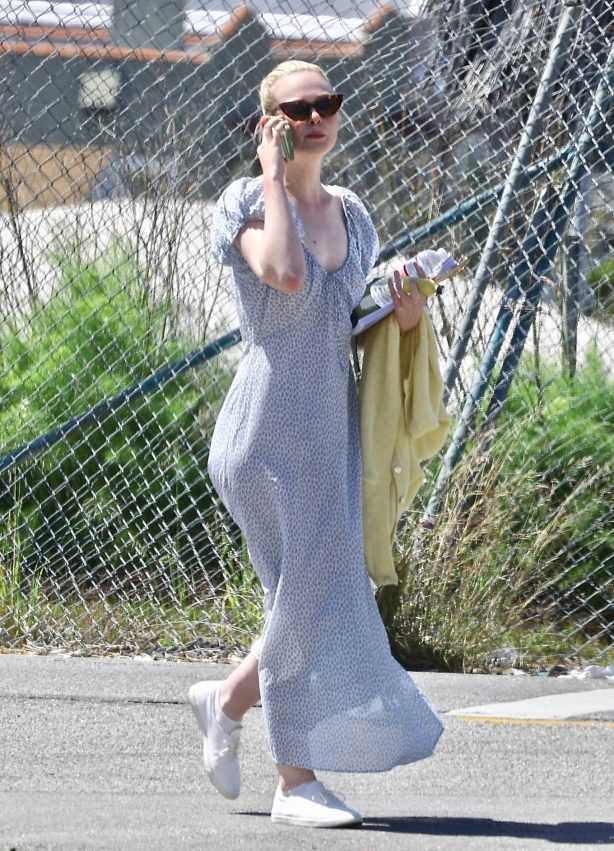 Elle Fanning - Steps out for a solo lunch in Silver Lake