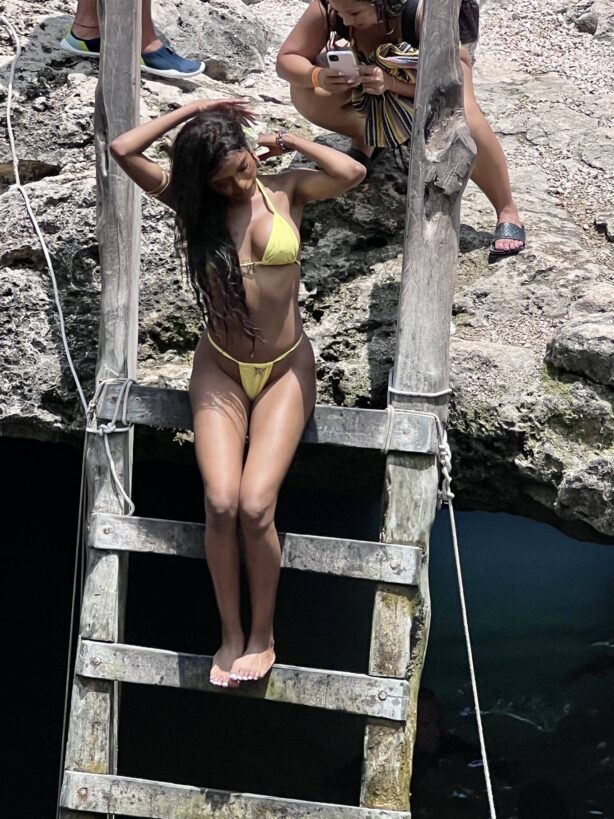 Elle Monae - In bikini in Tulum