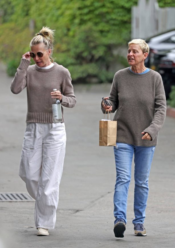Ellen DeGeneres - With Portia de Rossi seen as they run errands in Santa Barbara