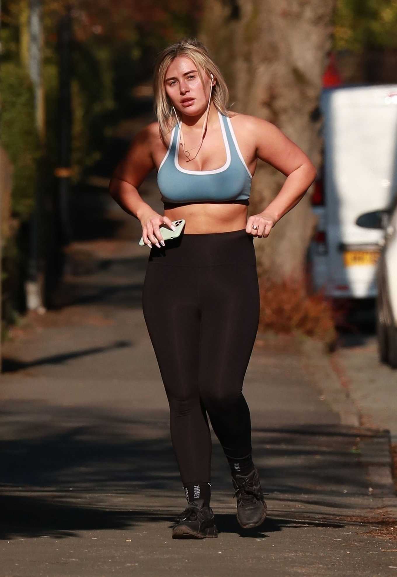 Ellie Brown â€“ Out for exercising in Cheshire