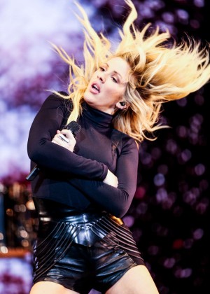 Ellie Goulding - Performing at the Staples Center in Los Angeles