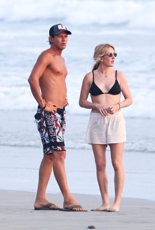Ellie Goulding - Seen on Costa Rican Beaches