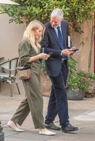 Ellie Goulding - Seen with British politician Zac Goldsmith at a bar in Covent Garden in London
