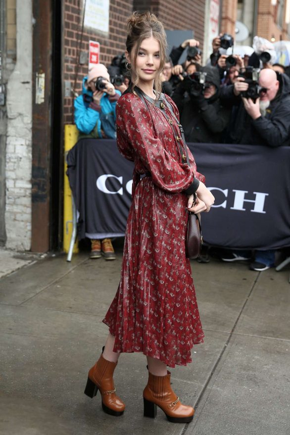 Ellie Thumann - Arrives at the Coach Fashion Show 2020 in New York