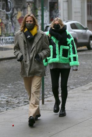 Elsa Hosk and Tom Daly - Returning to their SoHo apartment after a stroll