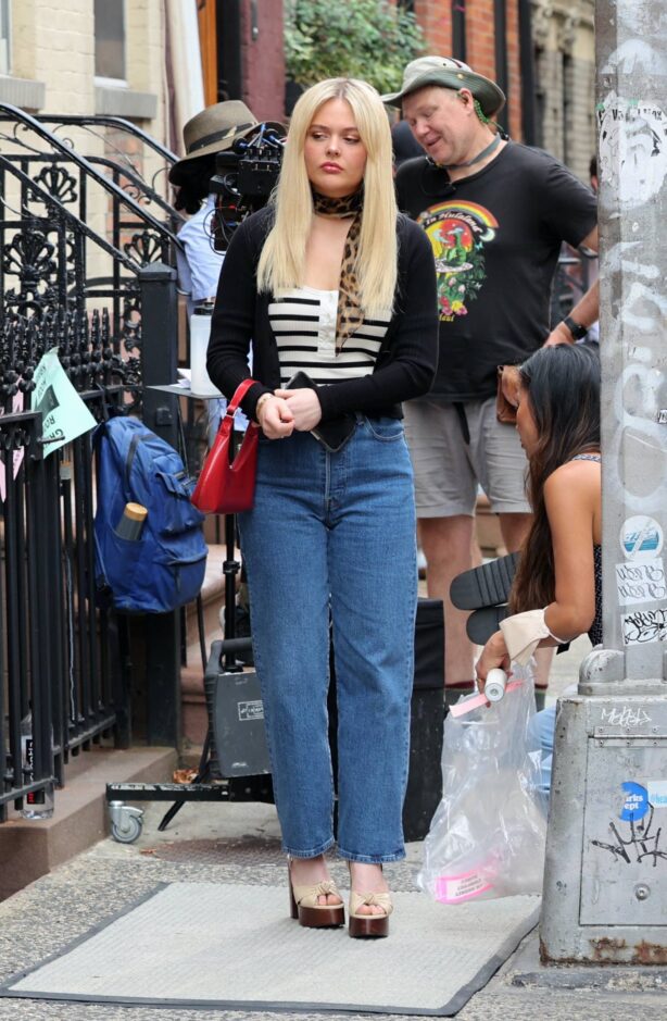 Emily Alyn Lind - On the set of 'Gossip Girl' in the West Village - Manhattan