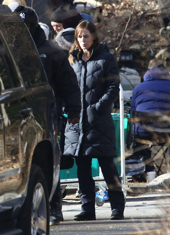 Emily Blunt - Filming 'The Girl on The Train' in NY