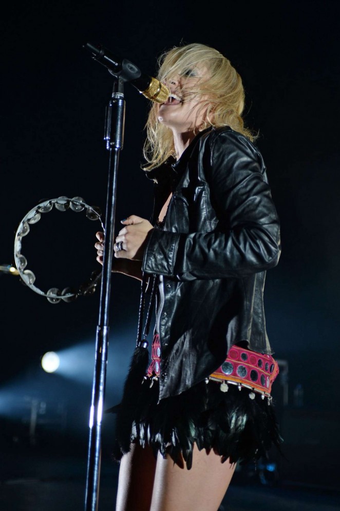 Emily Haines - Performs at the Fillmore in Miami Beach