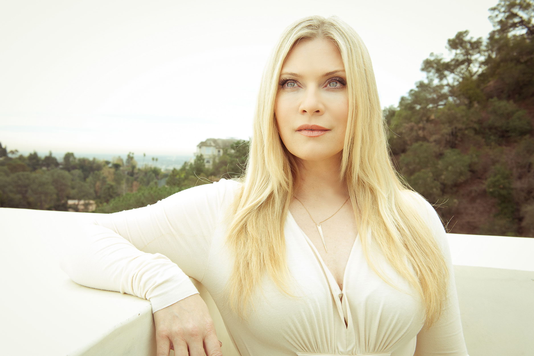 Emily procter poses nude