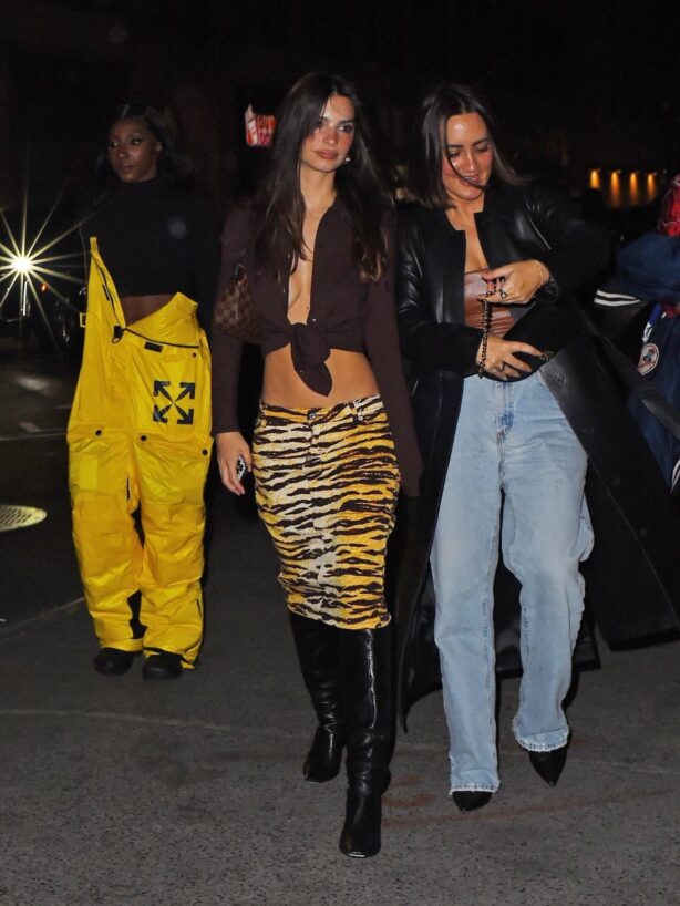 Emily Ratajkowski - Arriving at STK for the SNL after Party in New York
