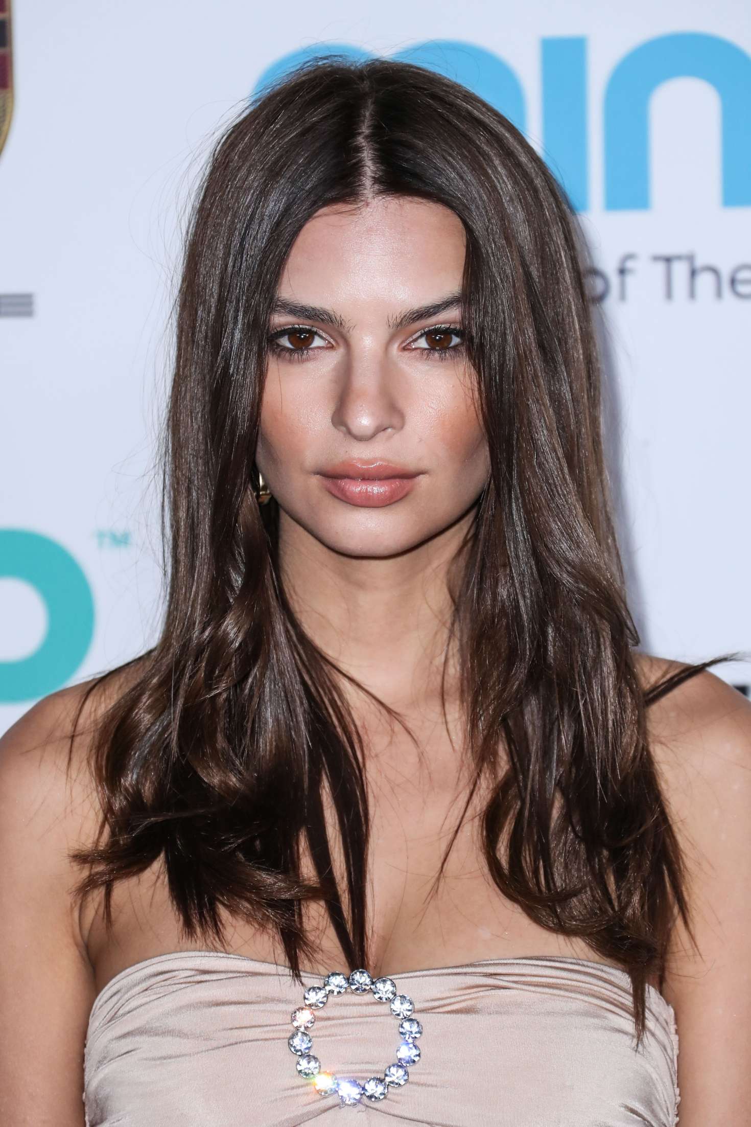Emily Ratajkowski – ‘Goldie’s Love In For Kids’ Event in Los Angeles ...