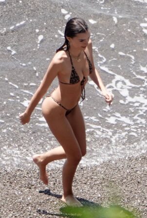 Emily Ratajkowski - In a bikini on her holidays in Positano
