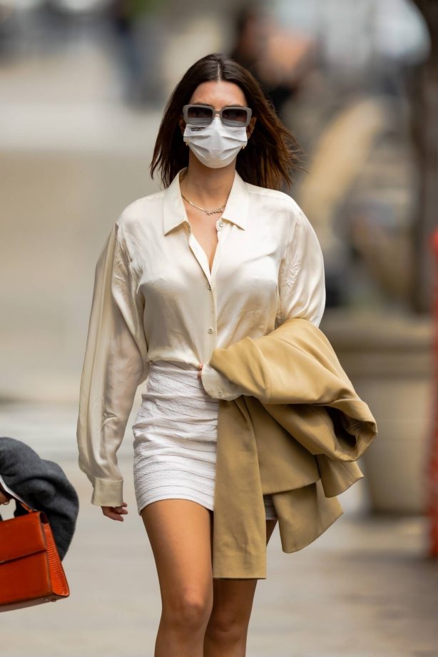 Emily Ratajkowski - In white mini skirt out for a walk in New York