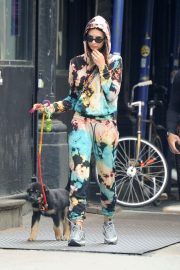 Emily Ratajkowski - Out with her pup in New York