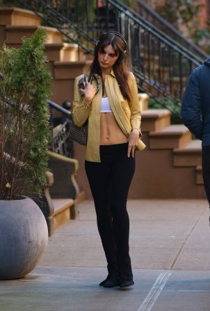 Emily Ratajkowski - Shows her abs while out in New York