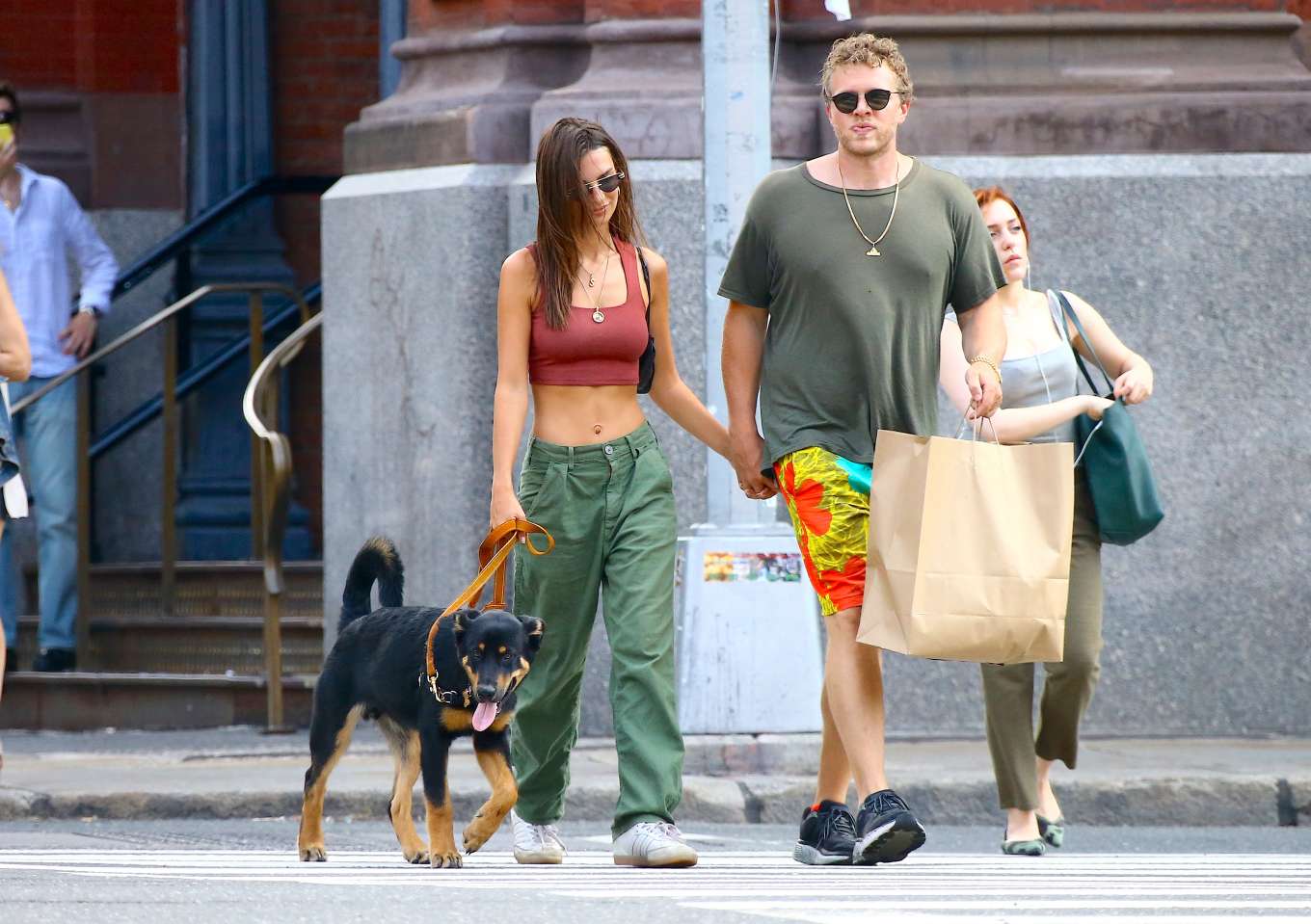 Emily Ratajkowski â€“ Spotted walking her dog in New York City