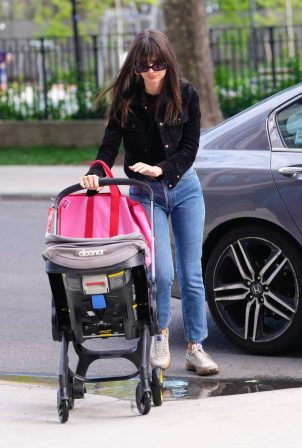Emily Ratajkowski - Steps out with her son in New York