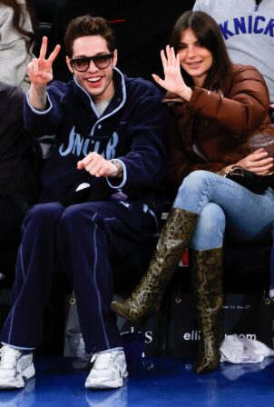 Emily Ratajkowski - With Jordin Sparks at Grizzlies vs Knicks game in New York