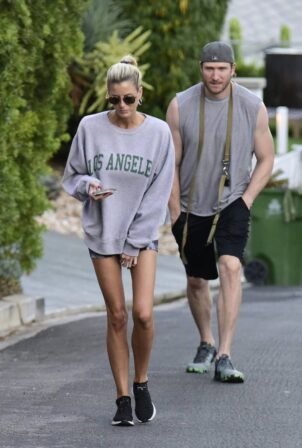 Emma Hernan - With Peter Cornell out for a walk in West Hollywood