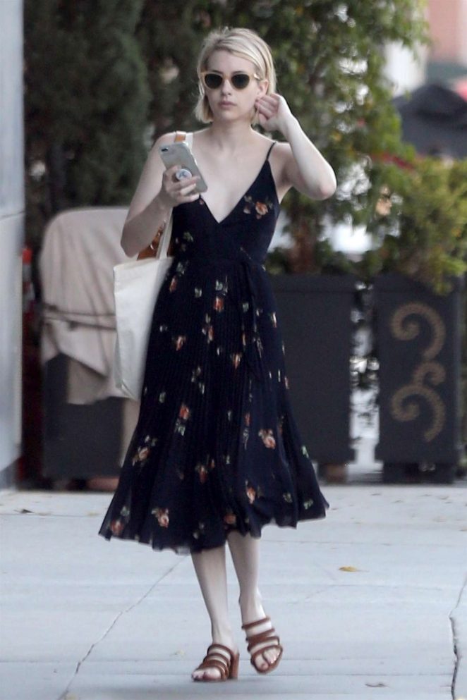 Emma Roberts - Arriving for breakfast in Beverly Hills