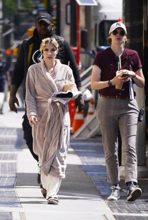 Emma Roberts - Filming her new movie 'Second Wife' in New York