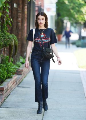 Emma Roberts - Out in LA
