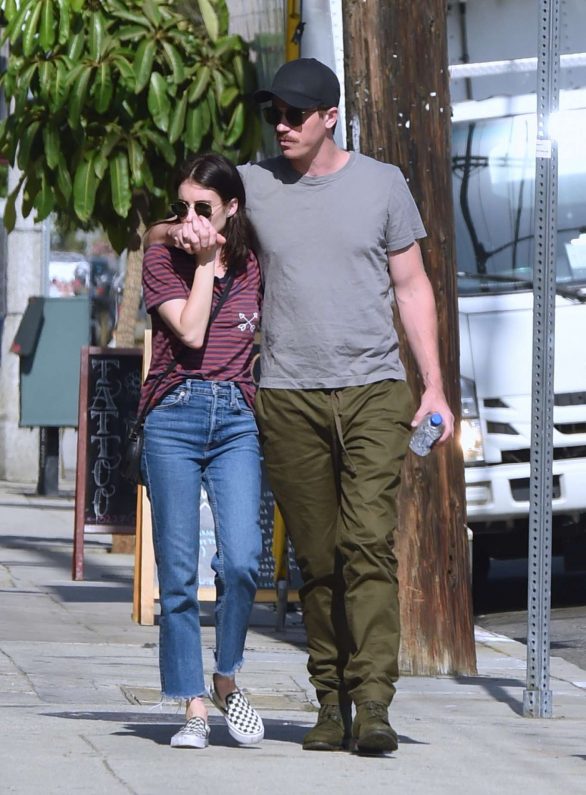 Emma Roberts - Seen out for lunch with Garrett Hedlund in Los Angeles