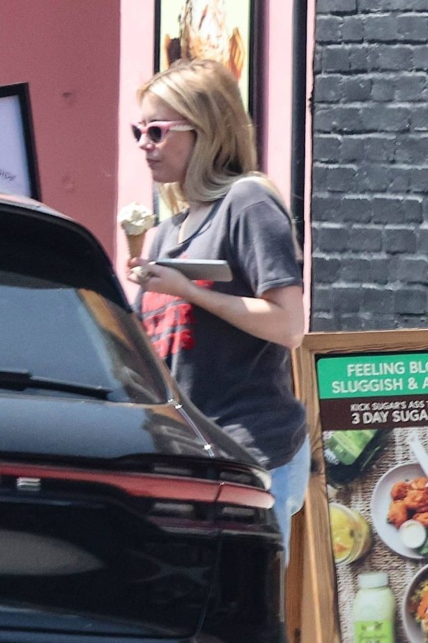 Emma Roberts - Seen while out in Los Angeles