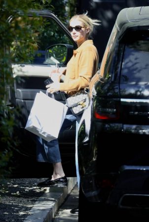 Emma Roberts - Spotted at a friend's house in Los Angeles