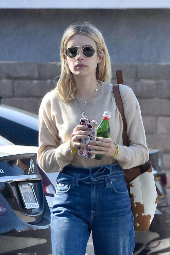 Emma Roberts - Spotted heading to a meeting in Hollywood