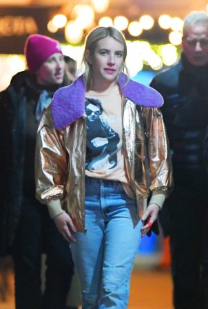 Emma Roberts - Spotted out to dinner with friends in New York