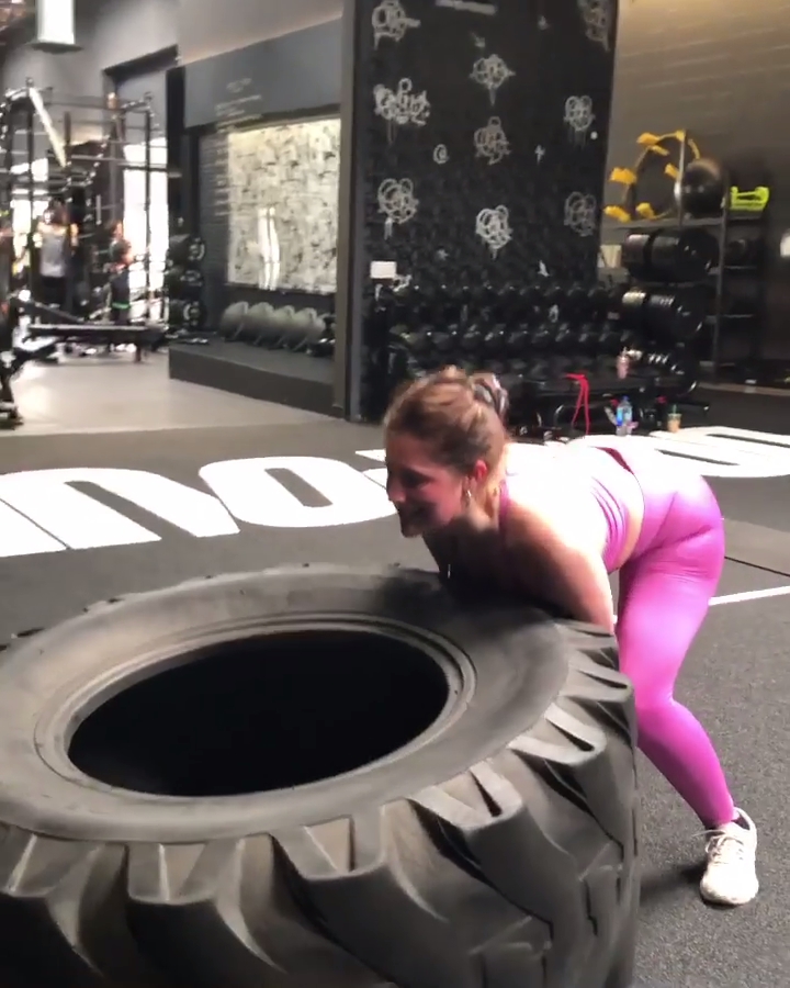 Emma Rose Kenney â€“ CrossFit Work out â€“ Social media