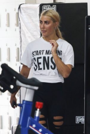 Emma Slater - Doing a workout in Los Angeles