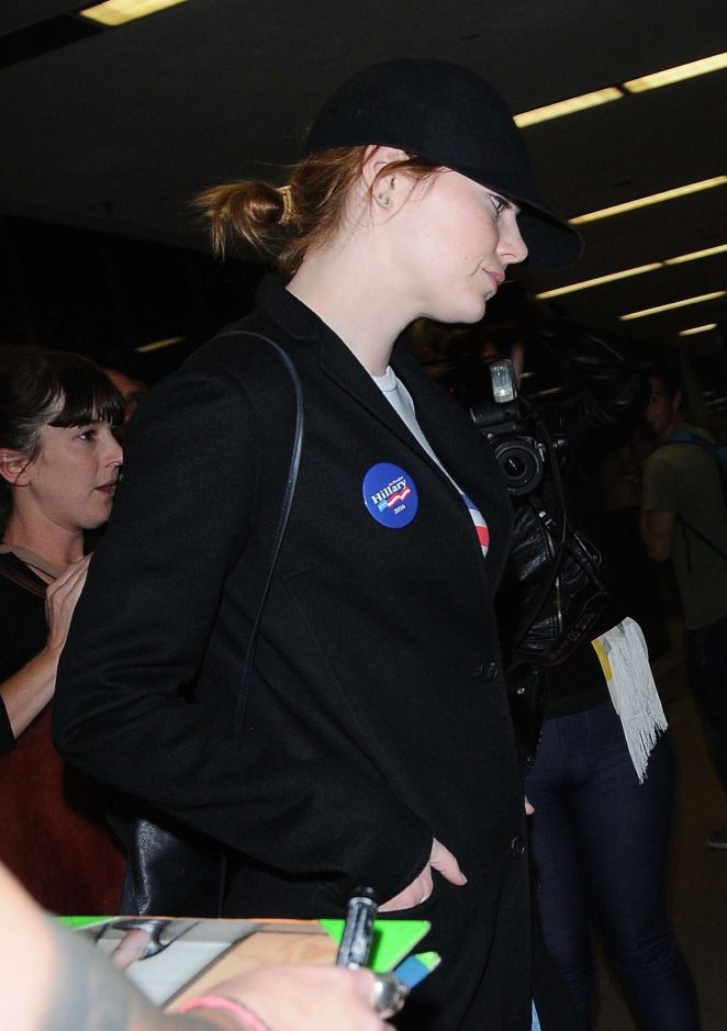 Emma Stone - Arrives at LAX Airport in Los Angeles