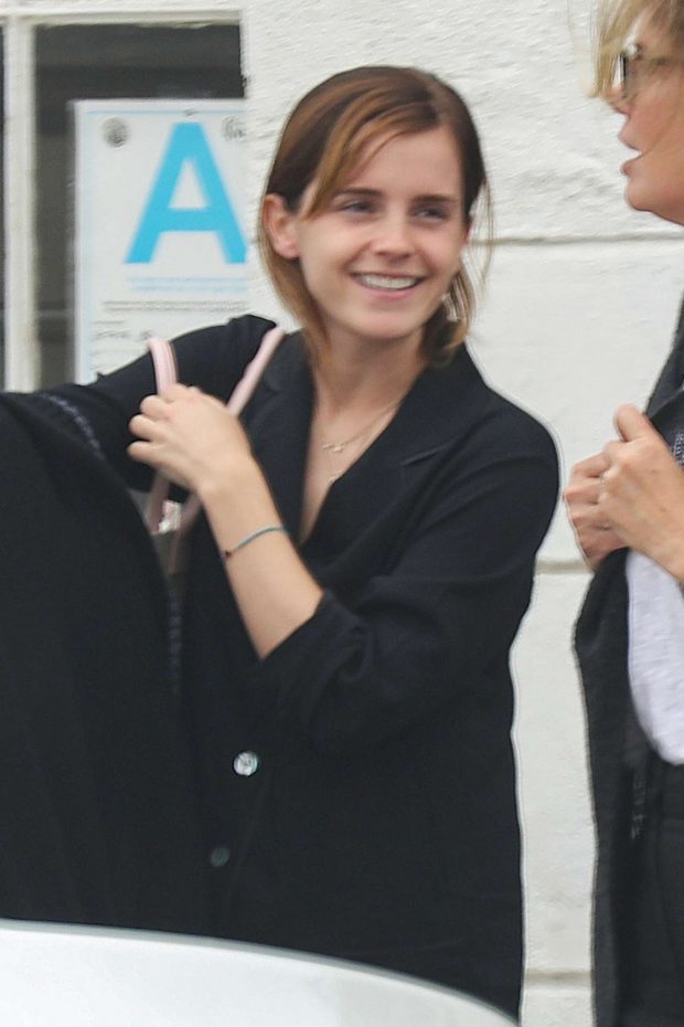 Emma Watson - Having coffee in Venice