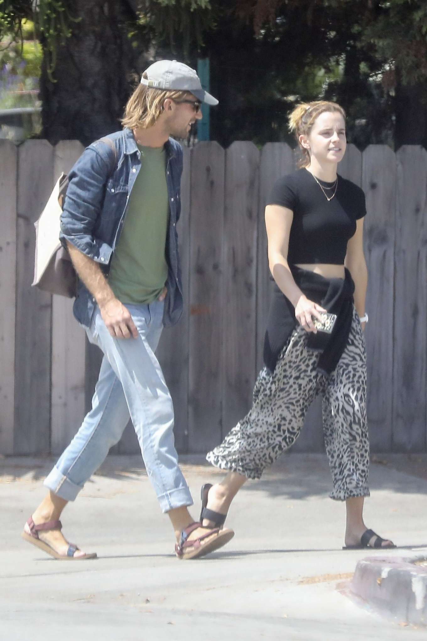 Emma Watson â€“ Out for lunch at double-zero pizza in Venice