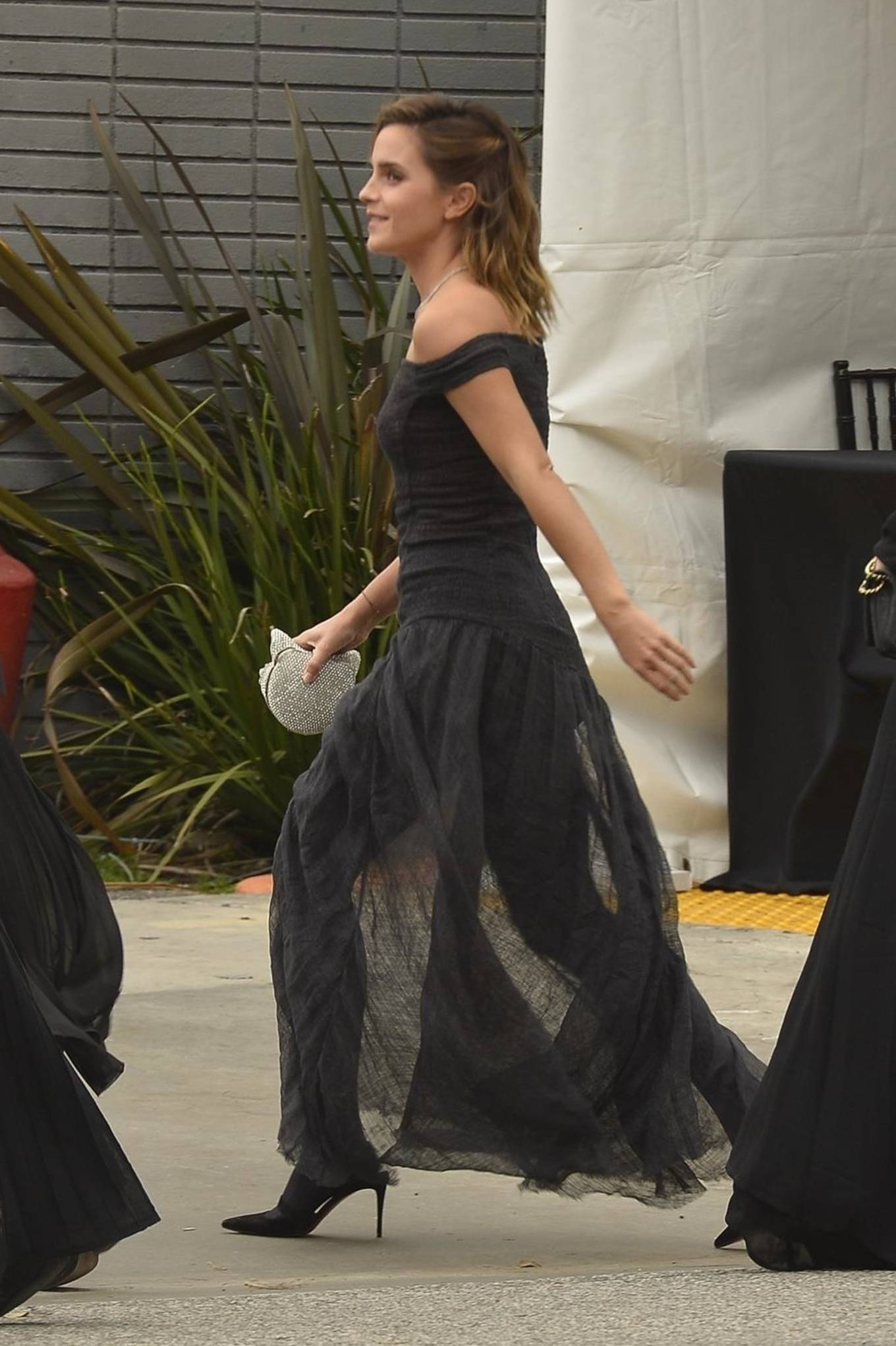Emma Watson - Seen outside the Four Seasons Hotel in Beverly Hills