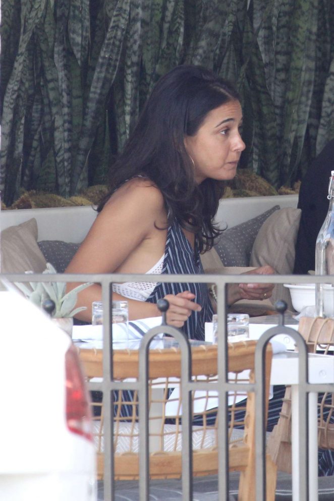 Emmanuelle Chriqui - Having a meal with a friend in Beverly Hills