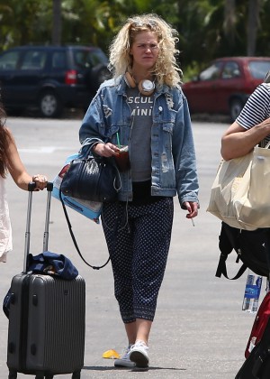 Erin Heatherton Arriving at the airport in Mexico