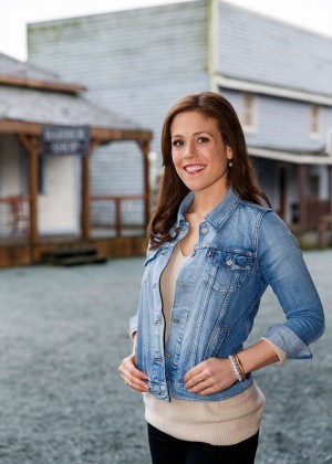 Erin Krakow - 'When Calls The Heart' Convention at Jamestown in Langley