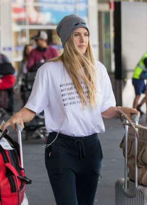Eugenie Bouchard - Arrives at Airport in Melbourne
