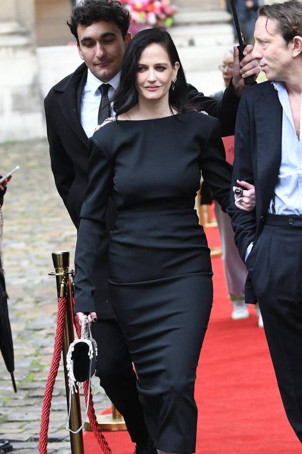 Eva Green - Arrives at the Maison Vivier for the Fall-Winter 2024-2025 collection during PFW