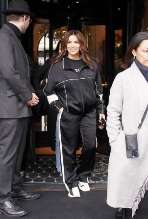 Eva Longoria - Heading into her hotel after attending an event in Paris