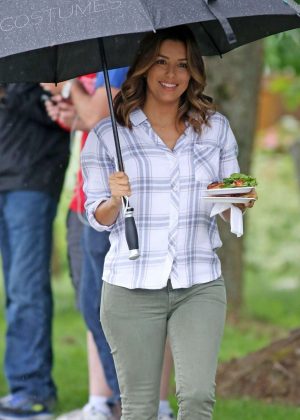 Eva Longoria on the set of 'Overboard' in Vancouver