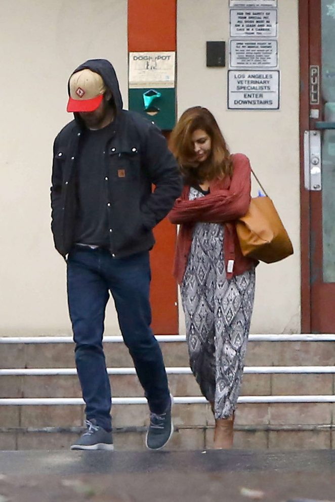 Eva Mendes and Ryan Gosling at the Animal Hospital in Los Angeles
