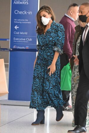 Eva Mendes - Arrives at JFK Airport in New York