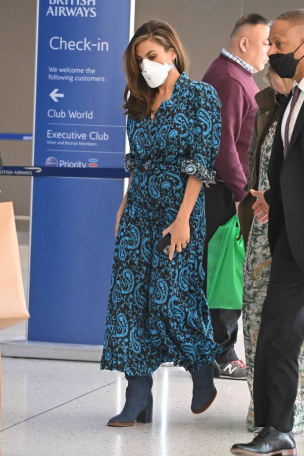 Eva Mendes - Arrives at JFK Airport in New York