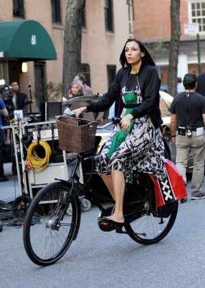 Famke Janssen - Riding her bike in New York